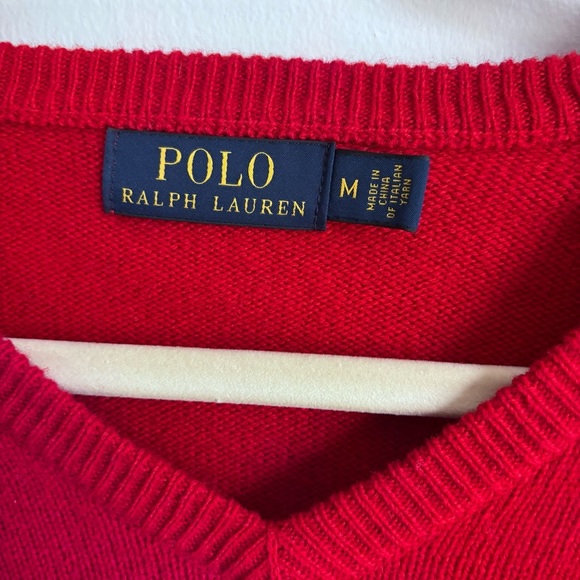 Ralph Lauren 100% Wool Men's V-Neck Sweater in Bold Red - Picture 2 of 7